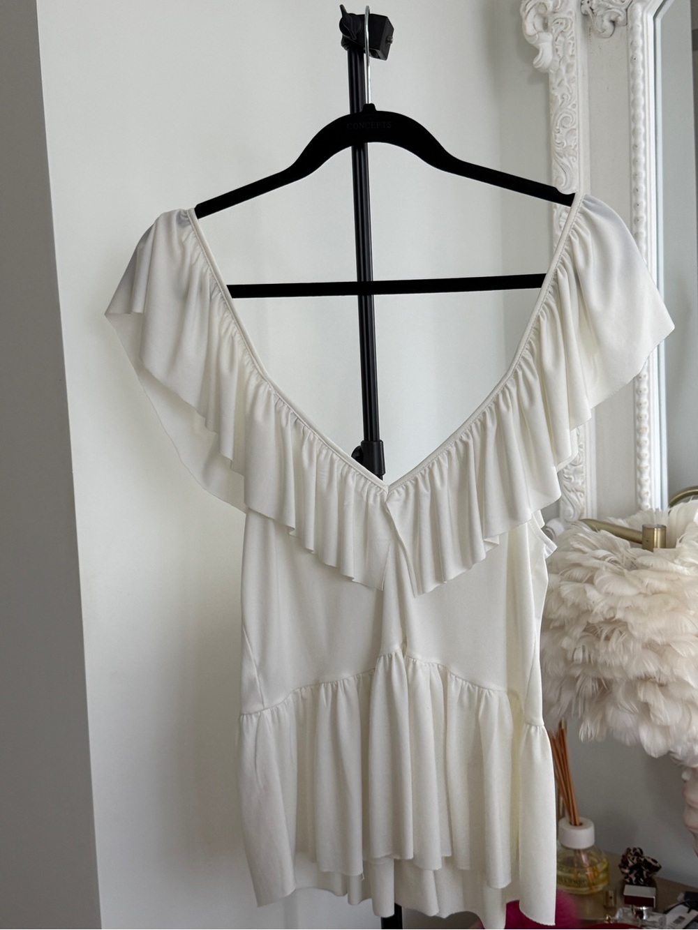 Zara Ivory Ruffle Deep V-Neck Top - Picture 2 of 7